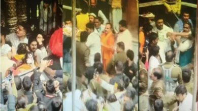 Photo of मथुरा। बांके बिहारी मंदिर में बवाल! धीरेंद्र शास्त्री के दर्शन पर भीड़ बेकाबू, ASP अनुज चौधरी ने सेवादार को खींचकर निकालने का आरोप